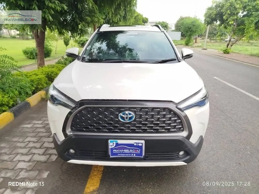Toyota Corolla Cross 2024 for Sale in Faisalabad Image-1