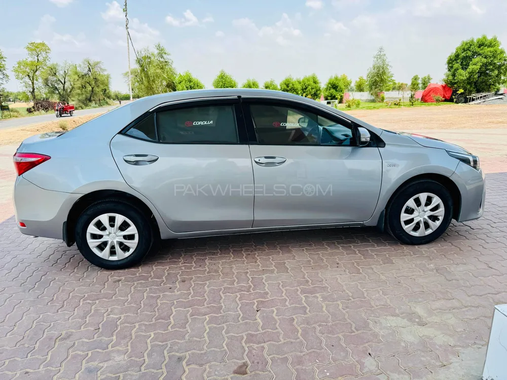 Toyota Corolla 2015 for Sale in Mandi bahauddin Image-1
