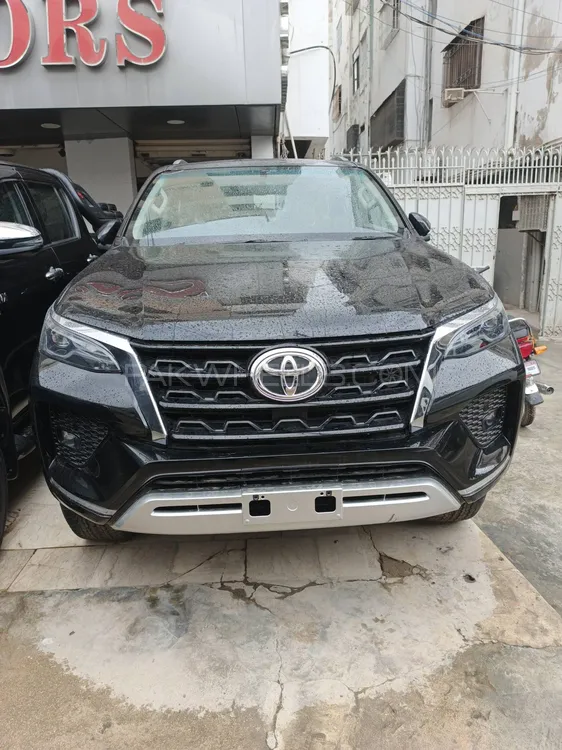 Toyota Fortuner 2025 for Sale in Karachi Image-1