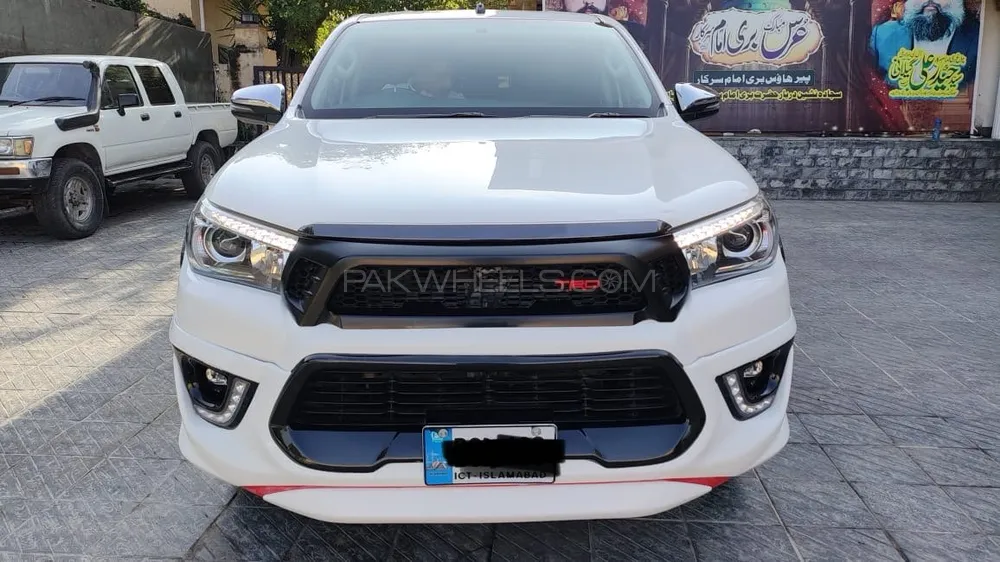 Toyota Hilux 2020 for Sale in Islamabad Image-1