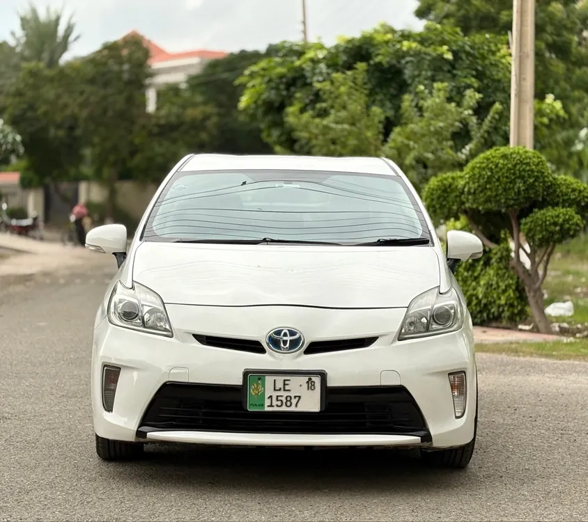 Toyota Prius 2014 for Sale in Lahore Image-1