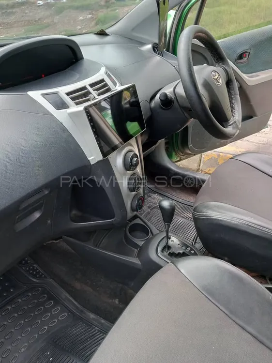 Toyota Vitz 2005 for Sale in Lahore Image-1