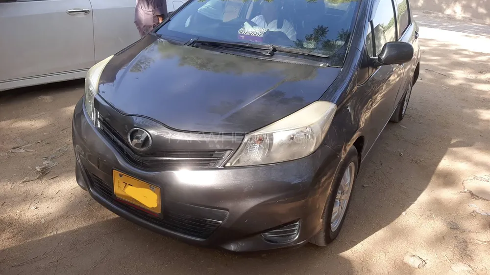 Toyota Vitz 2011 for Sale in Karachi Image-1