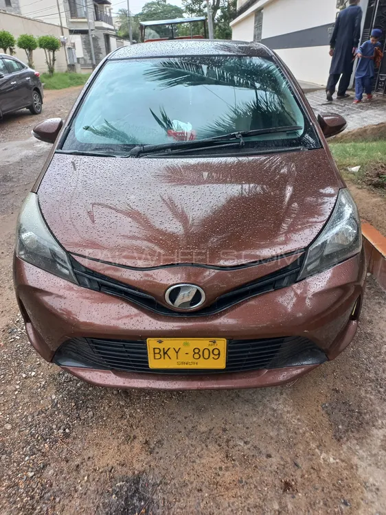 Toyota Vitz 2014 for Sale in Karachi Image-1
