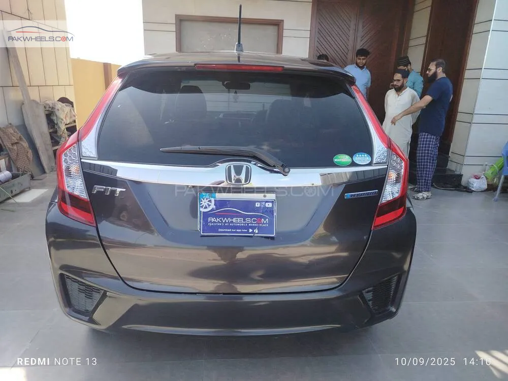 Honda Fit 2015 for Sale in Lahore Honda Fit 2015 for Sale in Lahore Image-6