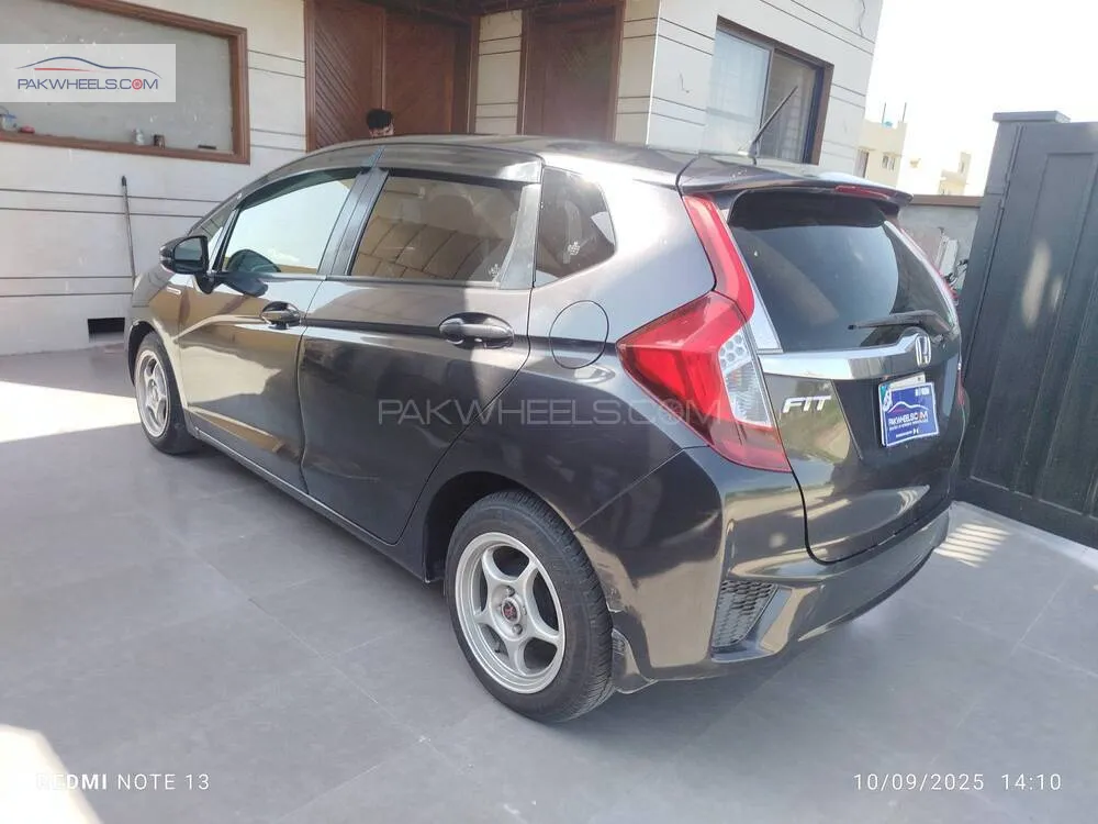 Honda Fit 2015 for Sale in Lahore Honda Fit 2015 for Sale in Lahore Image-5