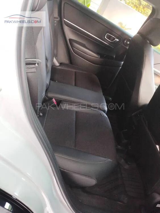 Honda Vezel 2021 for Sale in Lahore Honda Vezel 2021 for Sale in Lahore Image-11