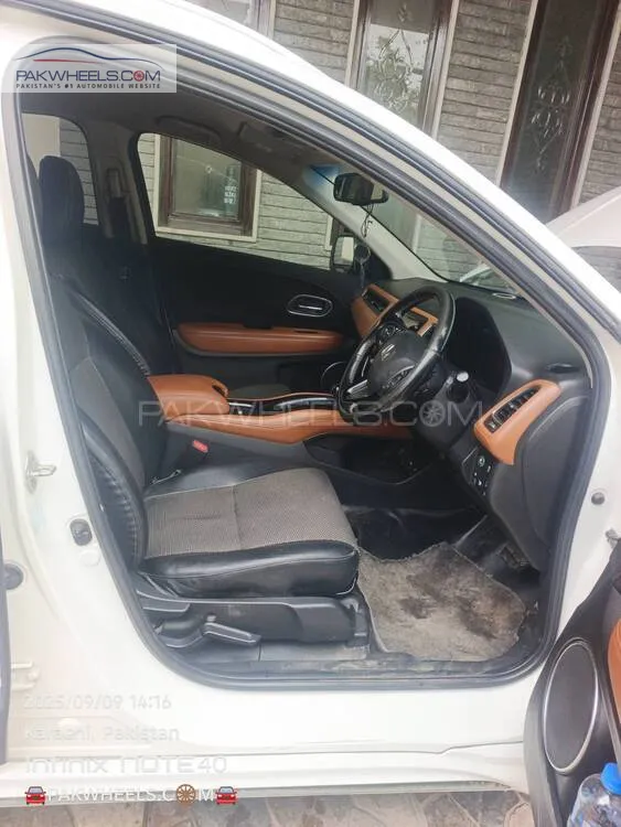 Honda Vezel 2017 for Sale in Karachi Honda Vezel 2017 for Sale in Karachi Image-10