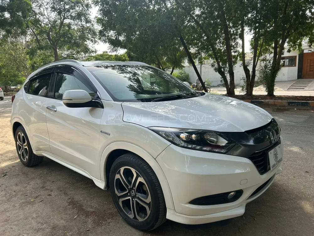 Honda Vezel 2015 for Sale in Karachi Image-1