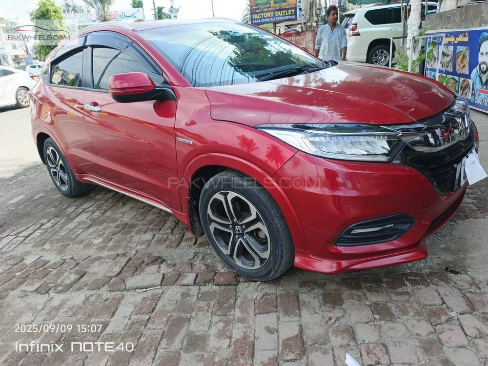 Honda Vezel 2016 for Sale in Gujranwala Honda Vezel 2016 for Sale in Gujranwala Image-2