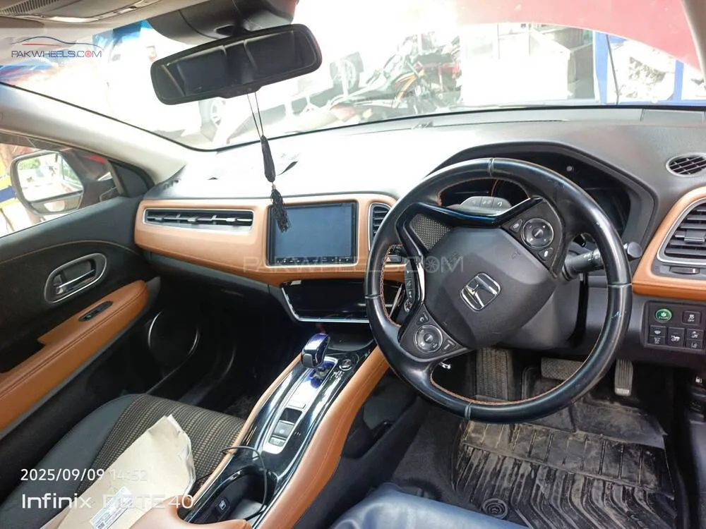 Honda Vezel 2016 for Sale in Gujranwala Honda Vezel 2016 for Sale in Gujranwala Image-10