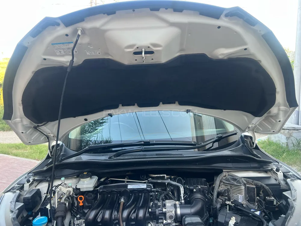 Honda Vezel 2018 for Sale in Islamabad Image-1