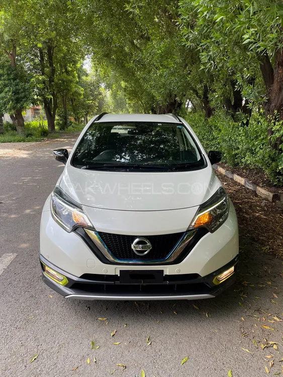 Nissan Note 2018 for Sale in Lahore Image-1