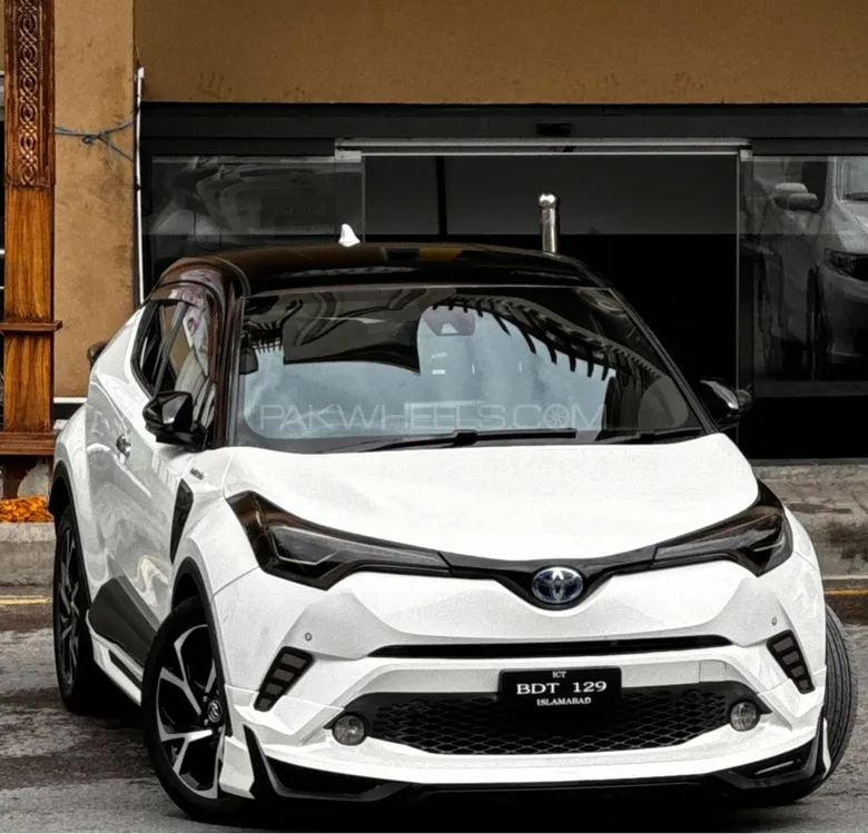 Toyota C-HR 2018 for Sale in Islamabad Image-1