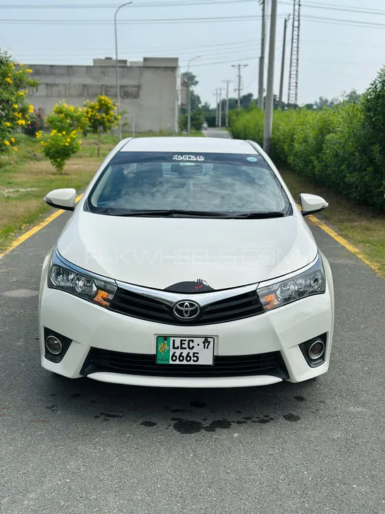 Toyota Corolla 2017 for Sale in Faisalabad Image-1