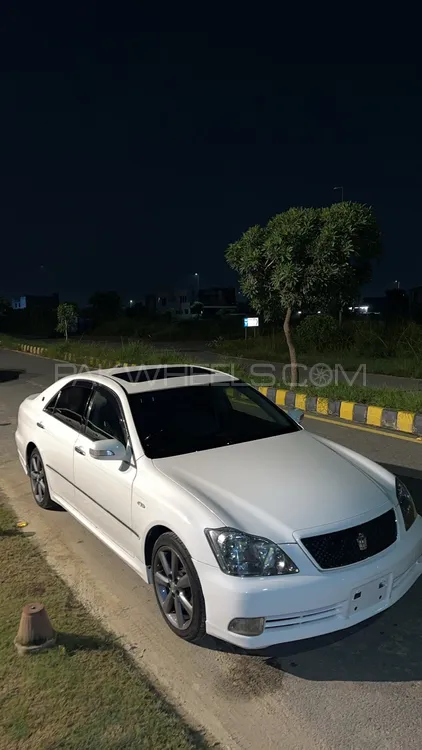 Toyota Crown 2004 for Sale in Islamabad Image-1