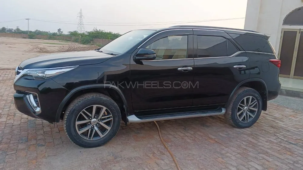 Toyota Fortuner 2019 for Sale in Jhang Image-1