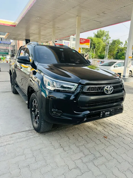Toyota Hilux 2021 for Sale in Faisalabad Image-1