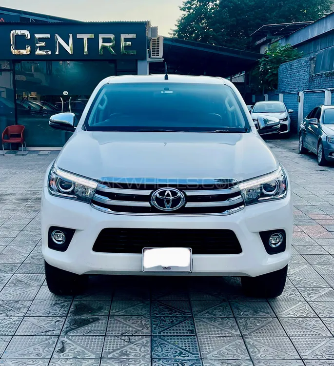 Toyota Hilux 2021 for Sale in Islamabad Image-1