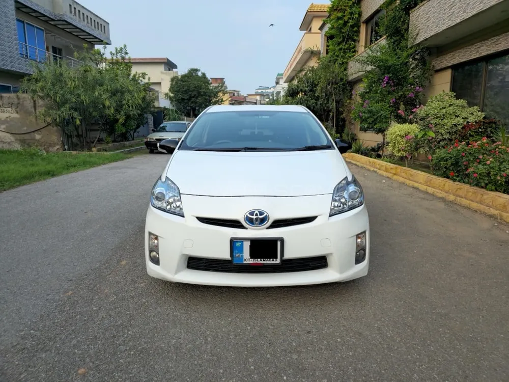 Toyota Prius 2011 for Sale in Islamabad Image-1