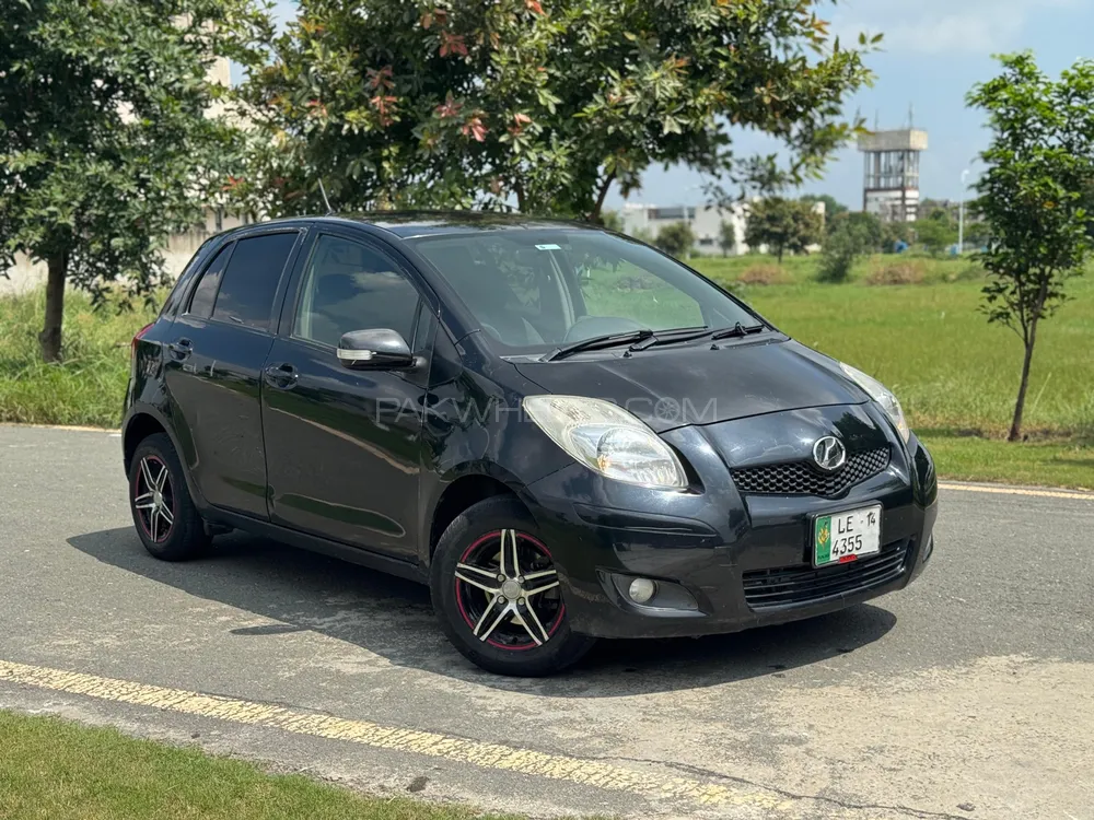 Toyota Vitz 2007 for Sale in Lahore Image-1
