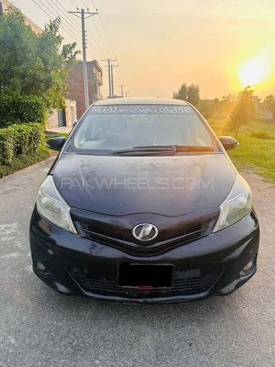 Toyota Vitz 2012 for Sale in Gujranwala Image-1