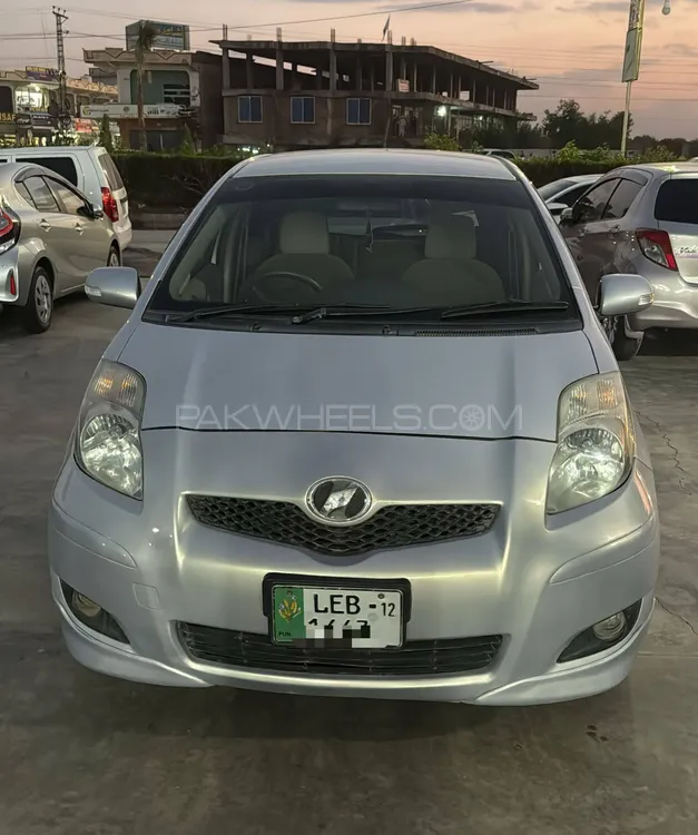 Toyota Vitz 2007 for Sale in Peshawar Image-1