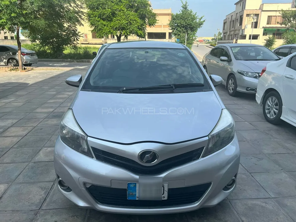 Toyota Vitz 2012 for Sale in Islamabad Image-1