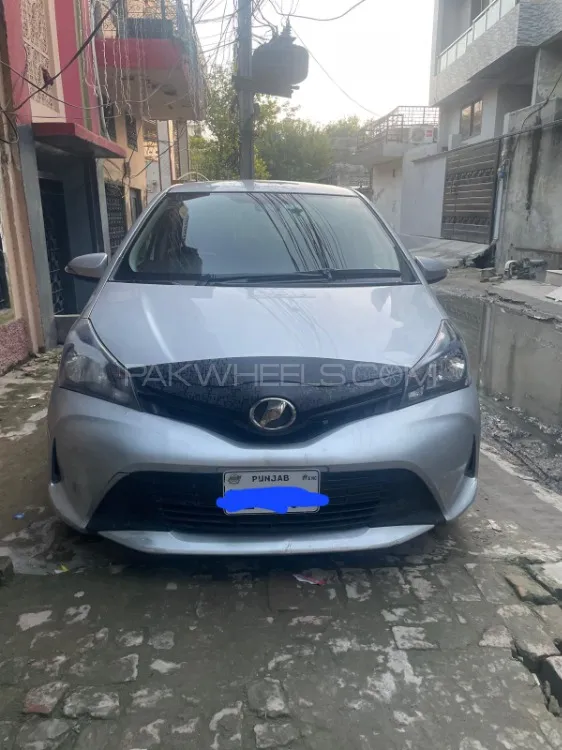 Toyota Vitz 2015 for Sale in Gujrat Image-1