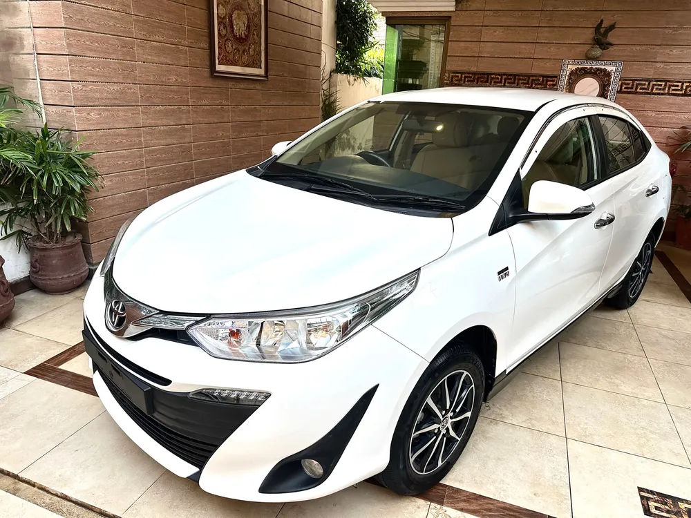 Toyota Yaris Sedan 2021 for Sale in Lahore Image-1