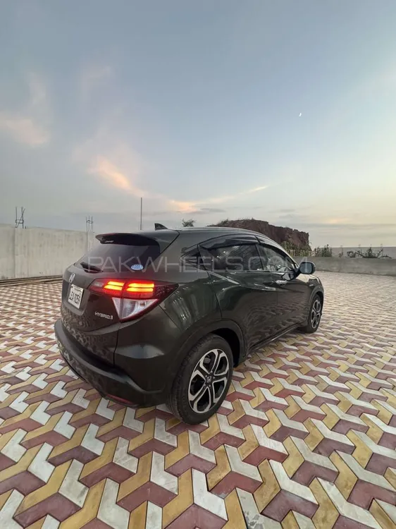 Honda Vezel 2016 for Sale in Islamabad Image-1