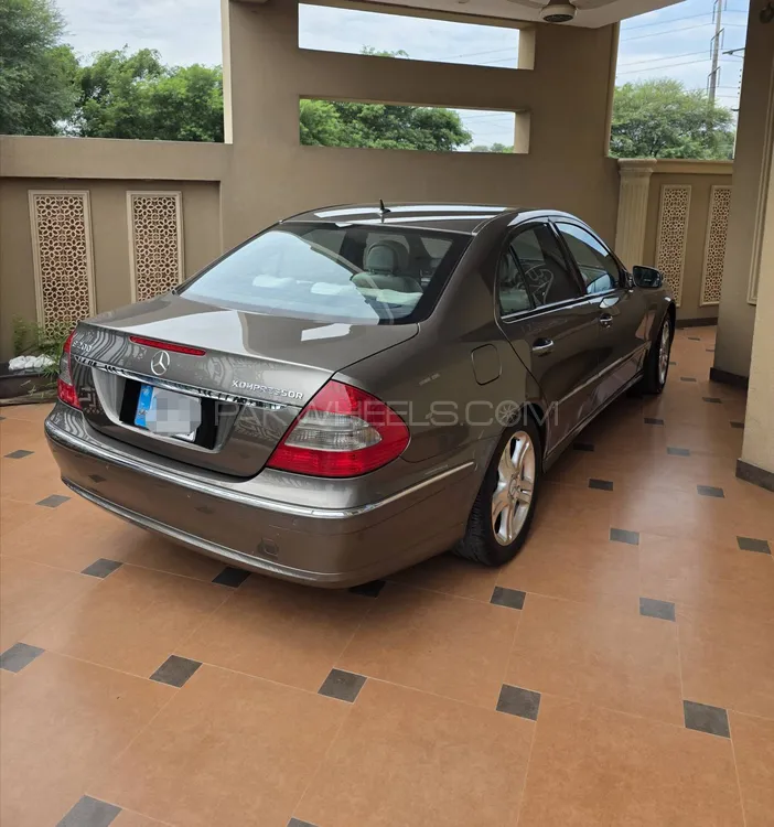Mercedes Benz E Class 2007 for Sale in Lahore Image-1