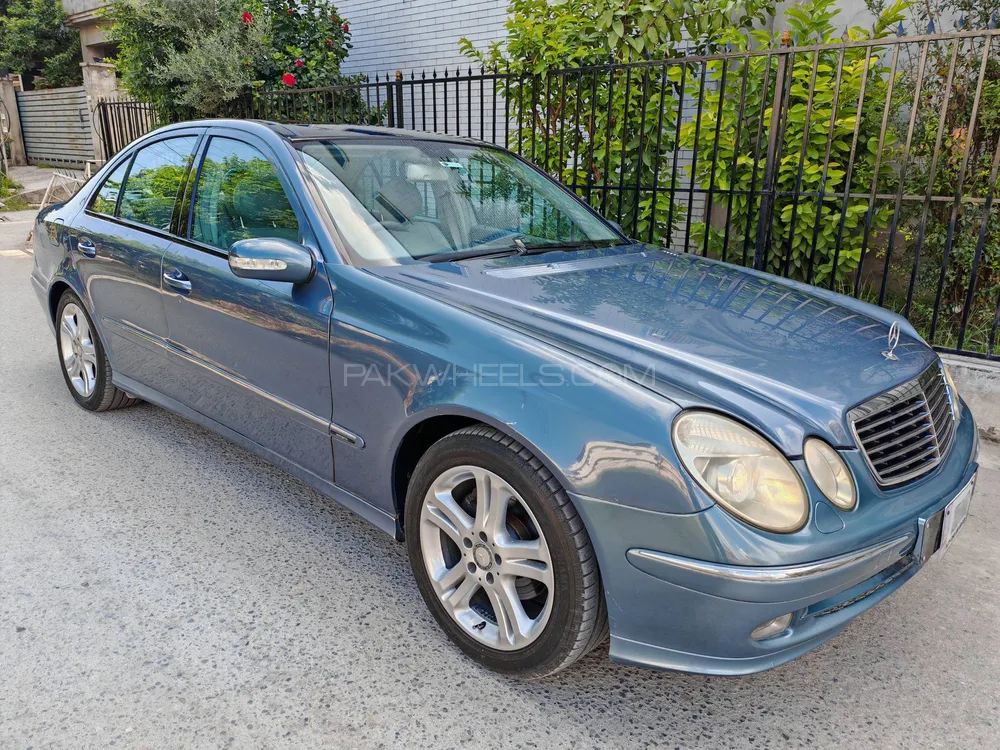 Mercedes Benz E Class 2003 for Sale in Islamabad Image-1