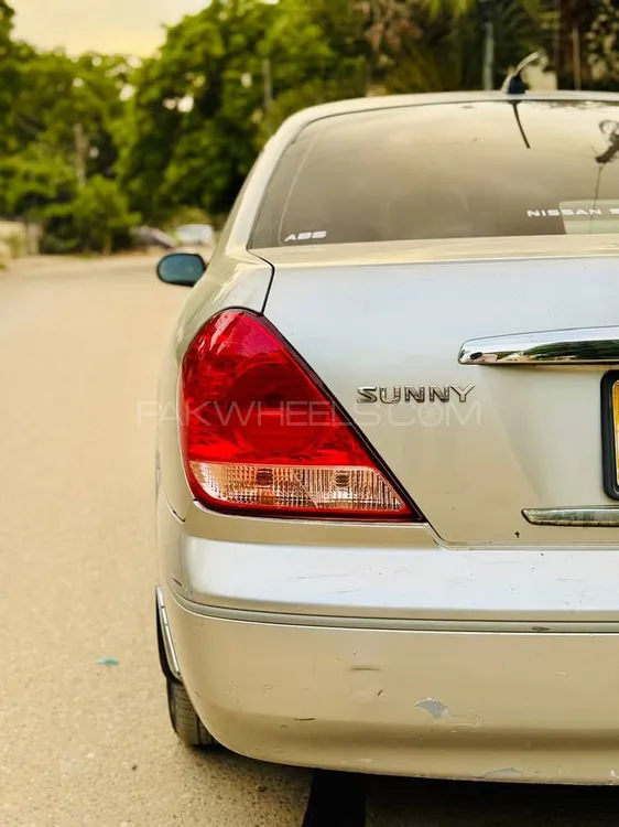 Nissan Sunny 2005 for Sale in Multan Image-1