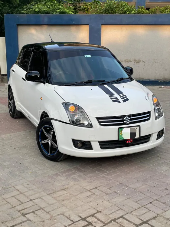 Suzuki Swift 2011 for Sale in Lahore Image-1