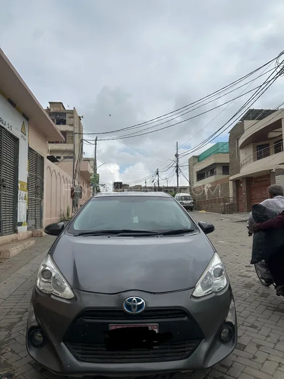 Toyota Aqua 2015 for Sale in Karachi Image-1