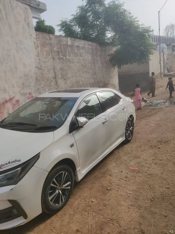 Toyota Corolla 2018 for Sale in Karachi Image-1