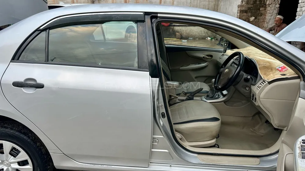 Toyota Corolla 2011 for Sale in Peshawar Image-1