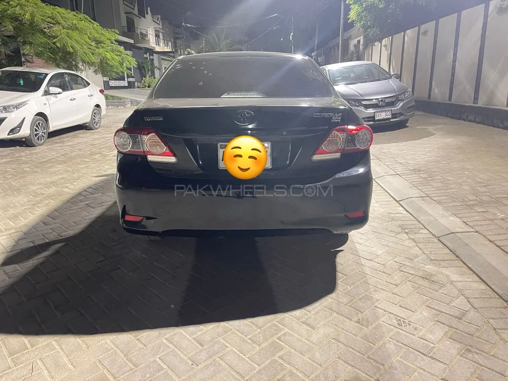 Toyota Corolla 2013 for Sale in Karachi Image-1