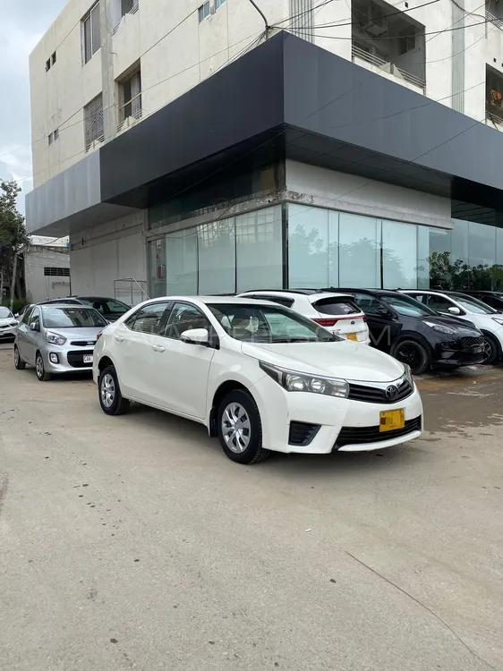 Toyota Corolla 2015 for Sale in Karachi Image-1