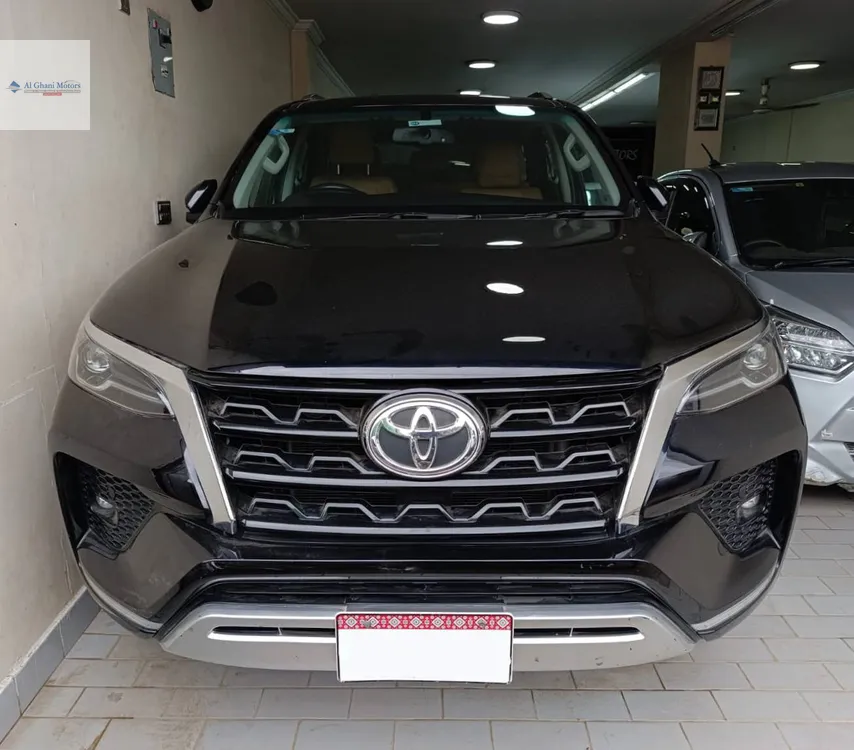Toyota Fortuner 2021 for Sale in Karachi Image-1