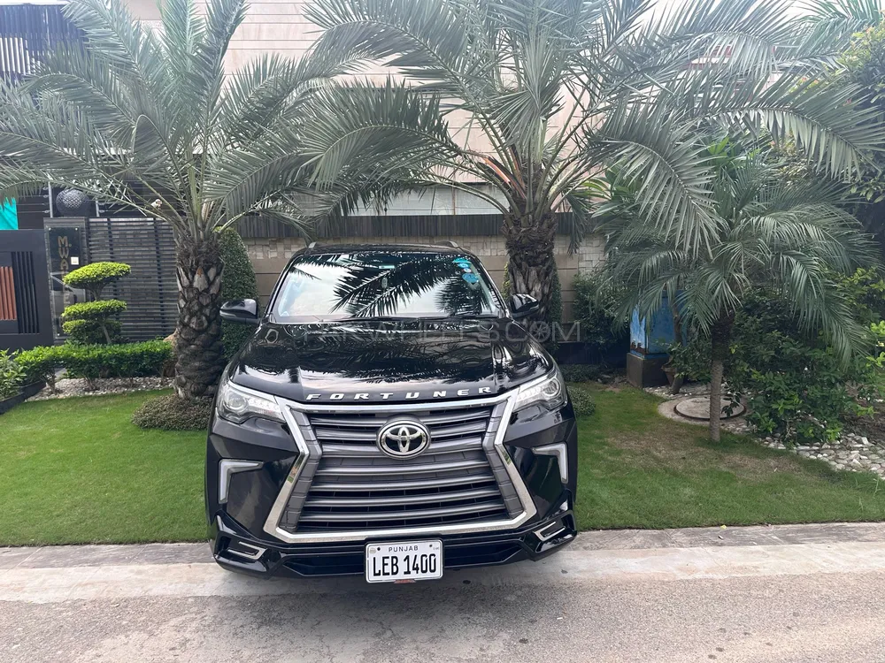 Toyota Fortuner 2019 for Sale in Lahore Image-1