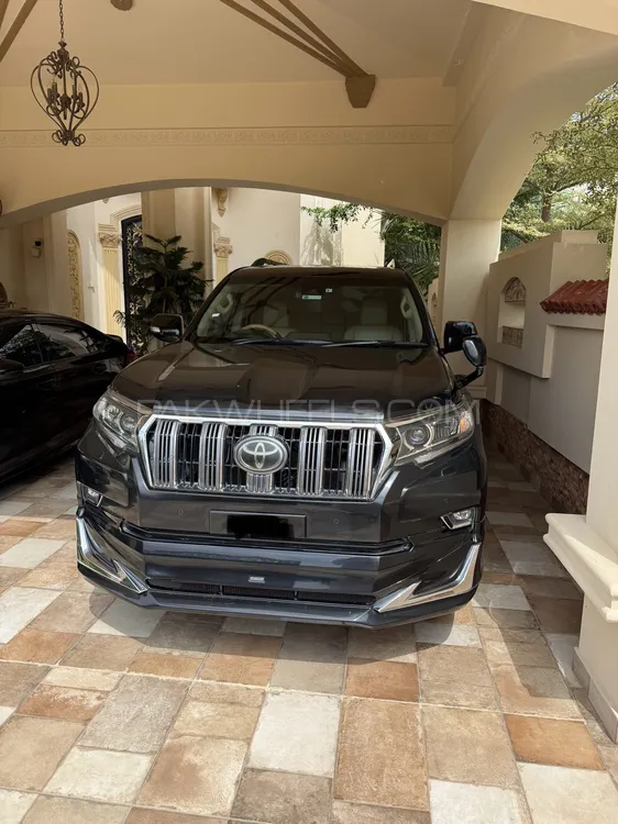 Toyota Prado 2017 for Sale in Multan Image-1