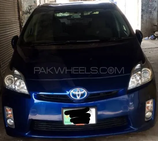 Toyota Prius 2011 for Sale in Mardan Image-1