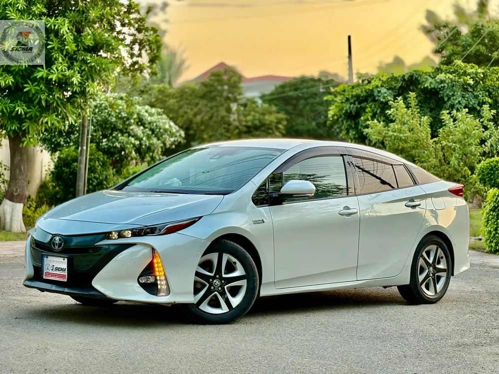 Toyota Prius 2017 for Sale in Lahore Image-1