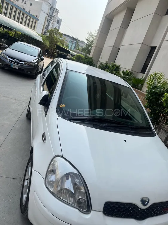 Toyota Vitz 2004 for Sale in Peshawar Image-1