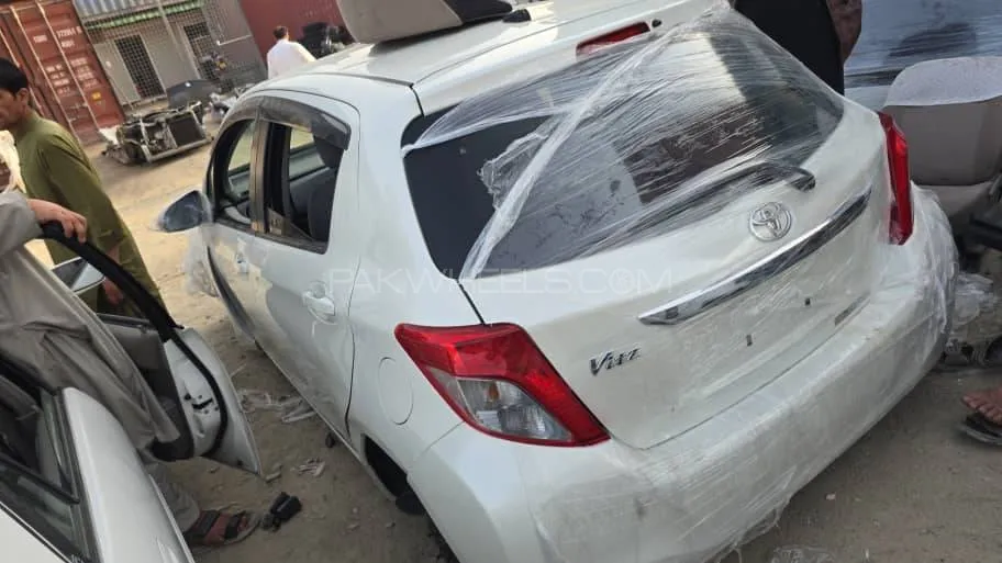 Toyota Vitz 2014 for Sale in Turbat Image-1