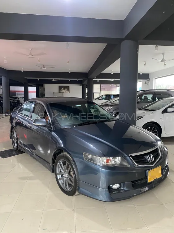 Honda Accord 2004 for Sale in Lahore Image-1