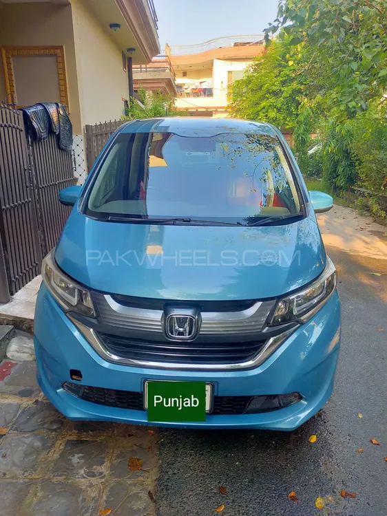 Honda Freed 2017 for Sale in Lahore Image-1