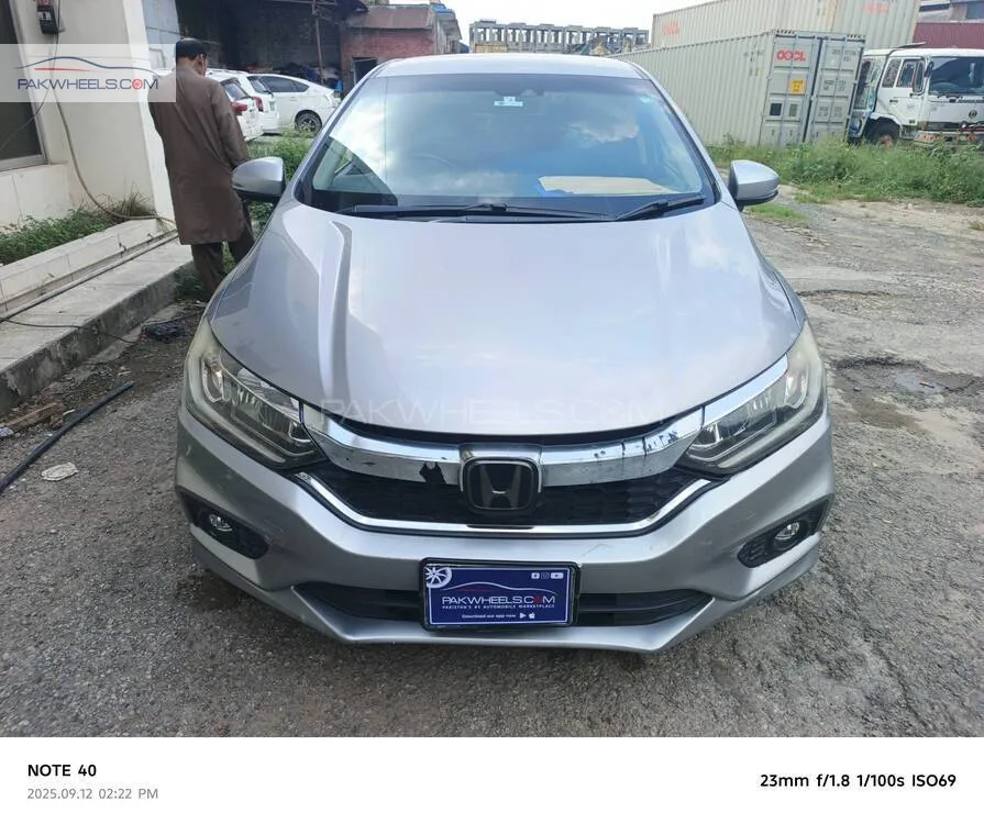 Honda Grace Hybrid 2018 for Sale in Lahore Image-1